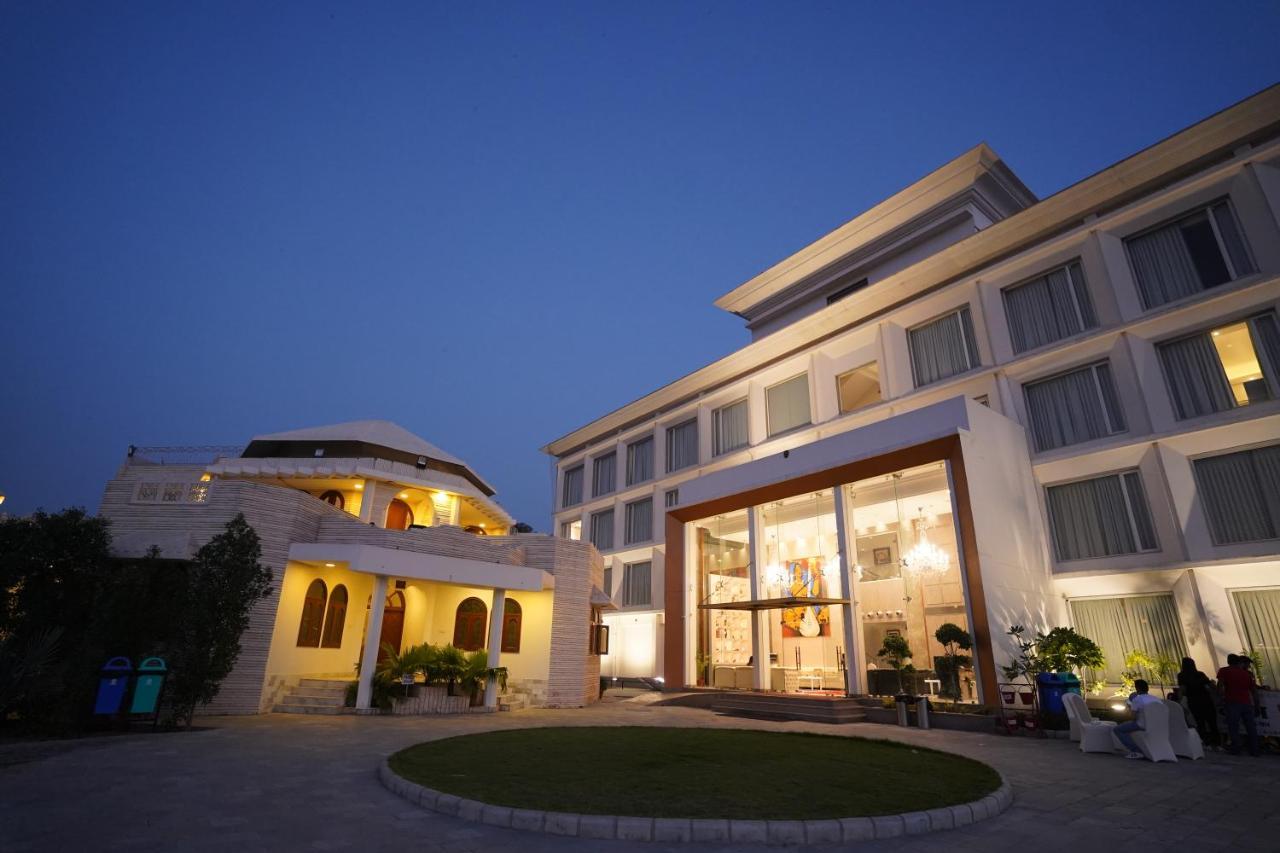 Stardom Resort Džajpur Exteriér fotografie