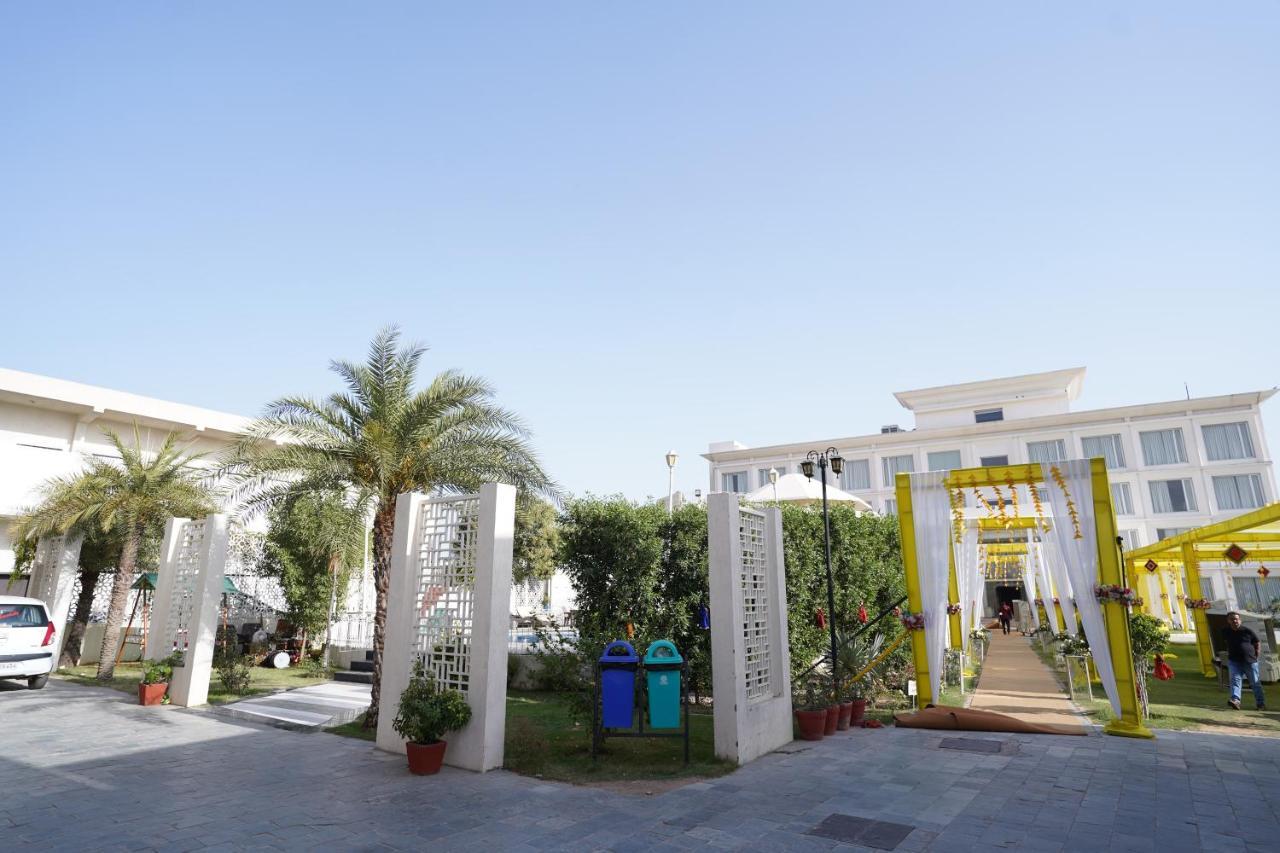 Stardom Resort Džajpur Exteriér fotografie