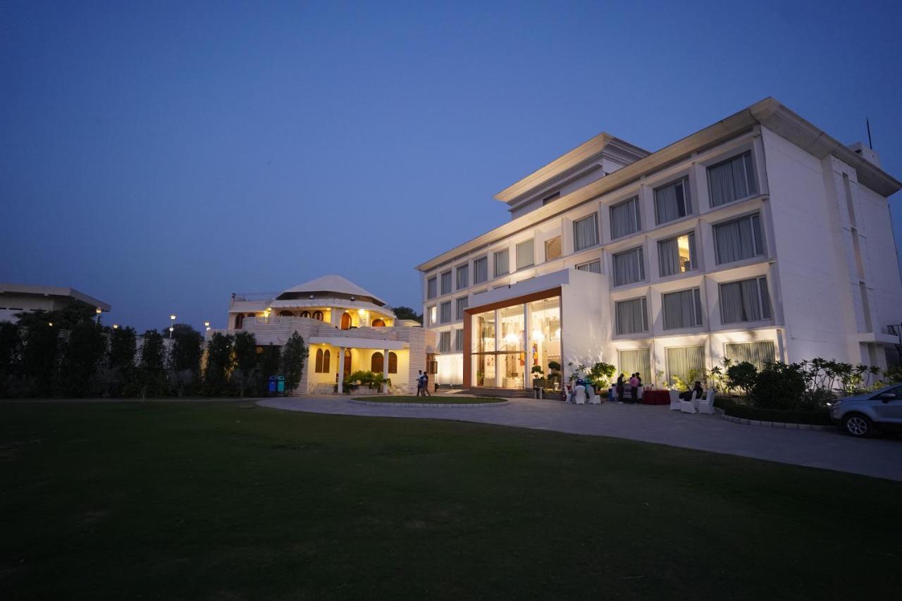 Stardom Resort Džajpur Exteriér fotografie